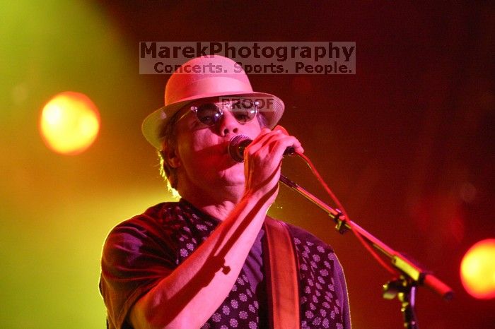 The Steve Miller Band performs on the 96 Rock stage on the first day of Music Midtown, 2004.
Filename: IMG_6150.jpg
Aperture: f/2.8
Shutter Speed: 1/200
Body: Canon EOS DIGITAL REBEL
Lens: Canon EF 80-200mm f/2.8 L