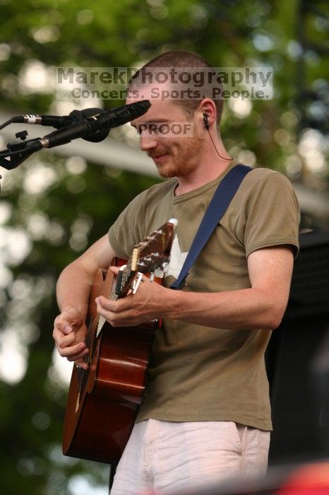 Damien Rice performs on the 99X stage on the second day of Music Midtown, 2004.
Filename: IMG_6332.jpg
Aperture: f/3.5
Shutter Speed: 1/320
Body: Canon EOS DIGITAL REBEL
Lens: Canon EF 80-200mm f/2.8 L