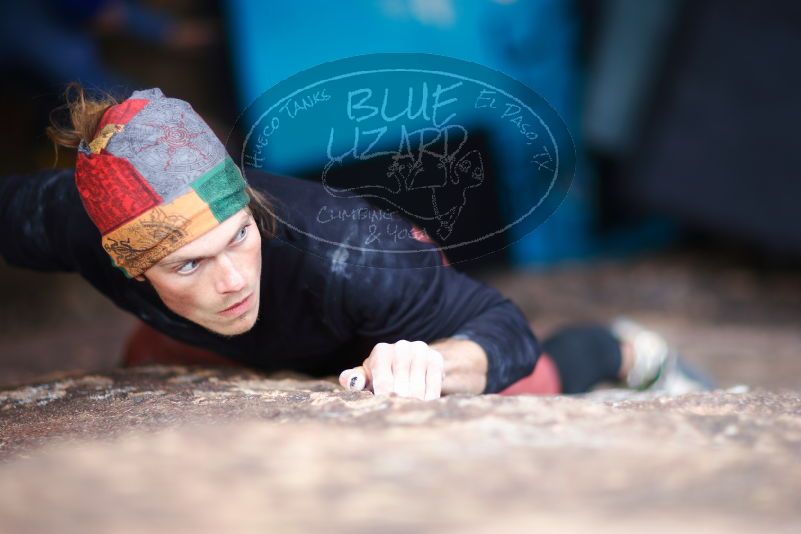 

Filename: SRM_20170105_1609322.jpg
Aperture: f/1.2
Shutter Speed: 1/800
Body: Canon EOS-1D Mark II
Lens: Canon EF 85mm f/1.2 L II