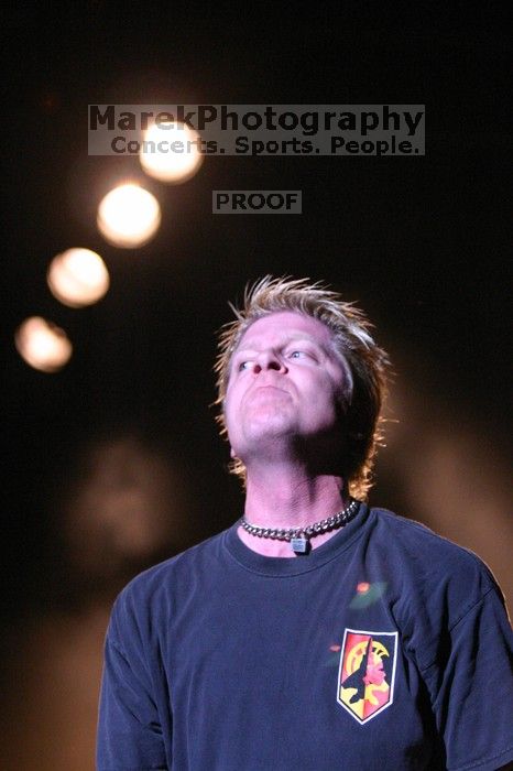 The Offspring performs on the 99X stage on the second day of Music Midtown, 2004.

Filename: IMG_6703.jpg
Aperture: f/2.8
Shutter Speed: 1/250
Body: Canon EOS DIGITAL REBEL
Lens: Canon EF 80-200mm f/2.8 L