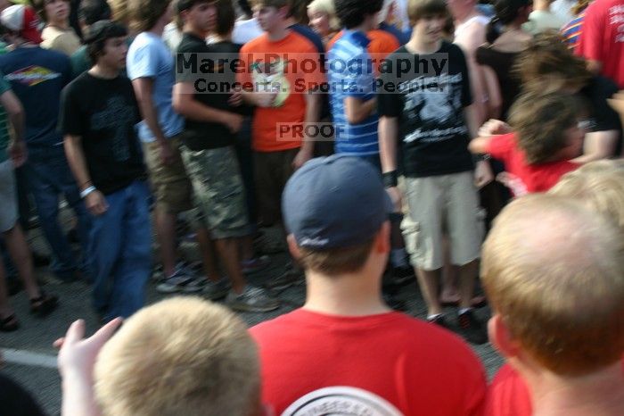 

Filename: IMG_6400.jpg
Aperture: f/10.0
Shutter Speed: 1/80
Body: Canon EOS DIGITAL REBEL
Lens: Canon EF-S 18-55mm f/3.5-5.6