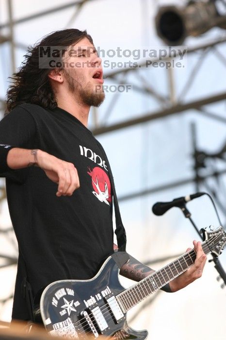 Smile Empty Soul performs on the 99X stage on the second day of Music Midtown, 2004.
Filename: IMG_6290.jpg
Aperture: f/4.0
Shutter Speed: 1/320
Body: Canon EOS DIGITAL REBEL
Lens: Canon EF 80-200mm f/2.8 L