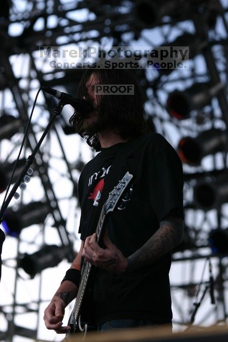 Smile Empty Soul performs on the 99X stage on the second day of Music Midtown, 2004.
Filename: IMG_6247.jpg
Aperture: f/4.5
Shutter Speed: 1/320
Body: Canon EOS DIGITAL REBEL
Lens: Canon EF 80-200mm f/2.8 L