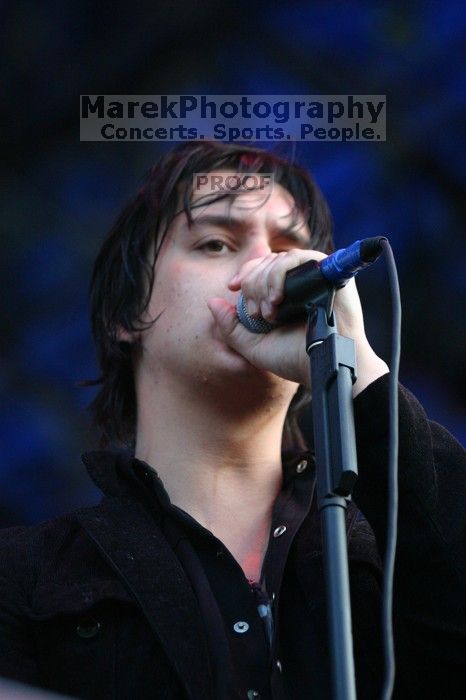 The Strokes perform on the 99X stage on the second day of Music Midtown, 2004.

Filename: IMG_6582.jpg
Aperture: f/2.8
Shutter Speed: 1/320
Body: Canon EOS DIGITAL REBEL
Lens: Canon EF 80-200mm f/2.8 L