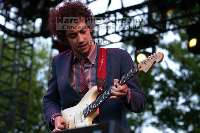 The Strokes perform on the 99X stage on the second day of Music Midtown, 2004.

Filename: IMG_6593.jpg
Aperture: f/4.5
Shutter Speed: 1/320
Body: Canon EOS DIGITAL REBEL
Lens: Canon EF 80-200mm f/2.8 L