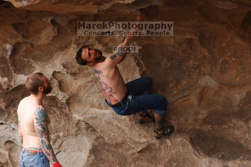 

Filename: SRM_20170218_1415550.jpg
Aperture: f/4.0
Shutter Speed: 1/320
Body: Canon EOS-1D Mark II
Lens: Canon EF 85mm f/1.2 L II