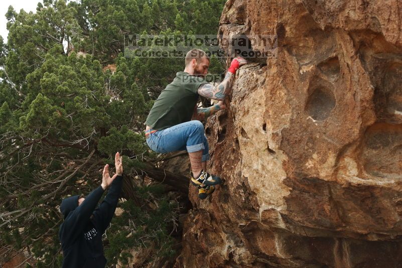 

Filename: SRM_20170218_1453271.jpg
Aperture: f/4.0
Shutter Speed: 1/400
Body: Canon EOS-1D Mark II
Lens: Canon EF 50mm f/1.8 II