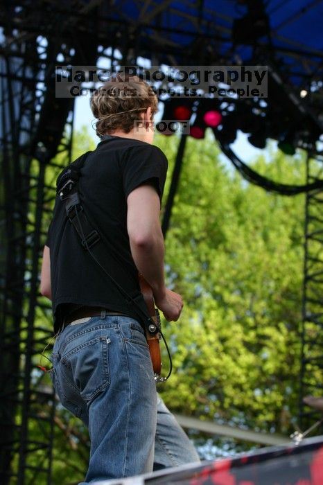 Trapt performs on the 99X stage on the second day of Music Midtown, 2004.

Filename: IMG_6433.jpg
Aperture: f/5.0
Shutter Speed: 1/320
Body: Canon EOS DIGITAL REBEL
Lens: Canon EF 80-200mm f/2.8 L