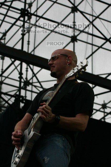 Fuel performs on the 99X stage on the third day of Music Midtown, 2004.
Filename: IMG_7166.jpg
Aperture: f/8.0
Shutter Speed: 1/320
Body: Canon EOS DIGITAL REBEL
Lens: Canon EF 80-200mm f/2.8 L
