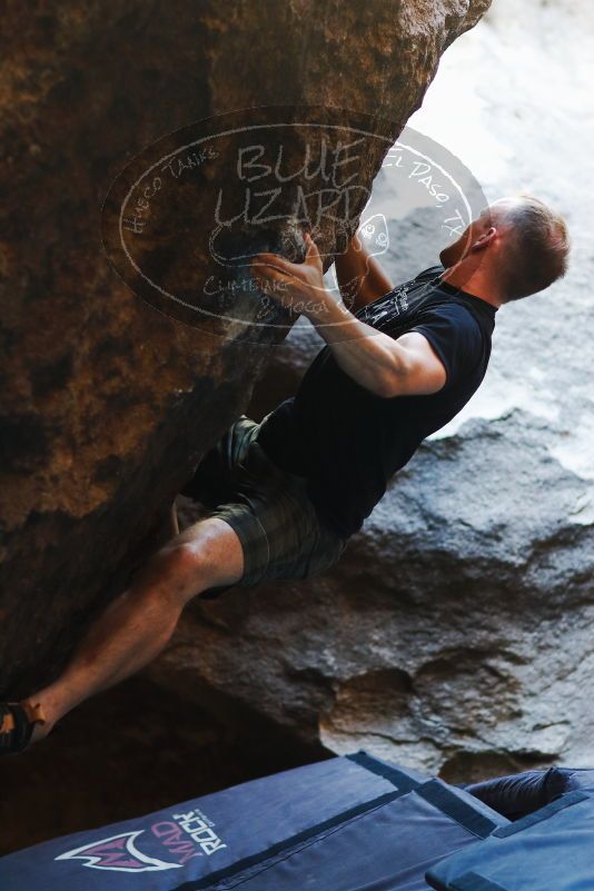 

Filename: SRM_20170317_1329100.jpg
Aperture: f/2.0
Shutter Speed: 1/320
Body: Canon EOS-1D Mark II
Lens: Canon EF 85mm f/1.2 L II