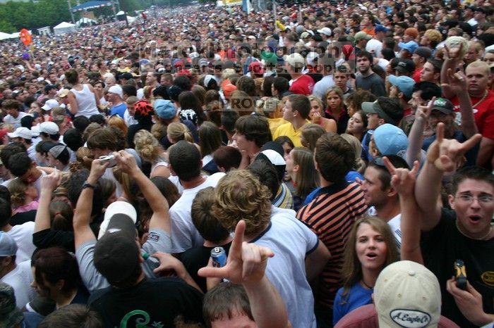 Fuel performs on the 99X stage on the third day of Music Midtown, 2004.
Filename: IMG_7095.jpg
Aperture: f/6.3
Shutter Speed: 1/80
Body: Canon EOS DIGITAL REBEL
Lens: Canon EF-S 18-55mm f/3.5-5.6