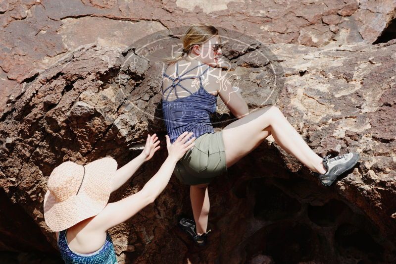 

Filename: SRM_20170325_1531552.jpg
Aperture: f/8.0
Shutter Speed: 1/250
Body: Canon EOS-1D Mark II
Lens: Canon EF 85mm f/1.2 L II