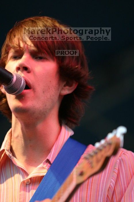 The Whigs perform on the third day of Music Midtown, 2004.

Filename: IMG_7062.jpg
Aperture: f/2.8
Shutter Speed: 1/250
Body: Canon EOS DIGITAL REBEL
Lens: Canon EF 80-200mm f/2.8 L