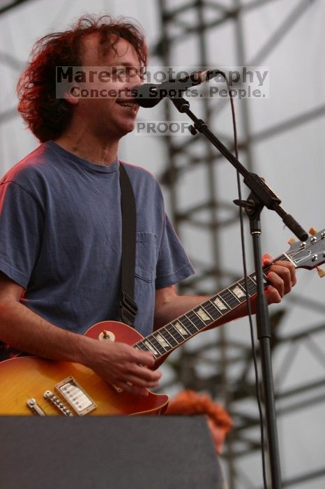 Ween performs on the 96 Rock stage on the third day of Music Midtown, 2004.

Filename: IMG_6973.jpg
Aperture: f/3.5
Shutter Speed: 1/250
Body: Canon EOS DIGITAL REBEL
Lens: Canon EF 80-200mm f/2.8 L