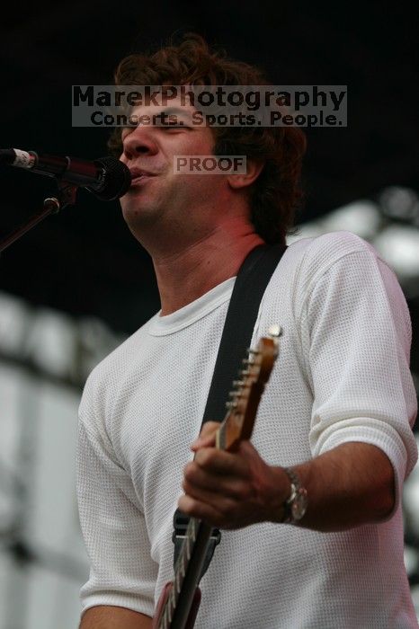 Ween performs on the 96 Rock stage on the third day of Music Midtown, 2004.

Filename: IMG_7022.jpg
Aperture: f/3.5
Shutter Speed: 1/320
Body: Canon EOS DIGITAL REBEL
Lens: Canon EF 80-200mm f/2.8 L
