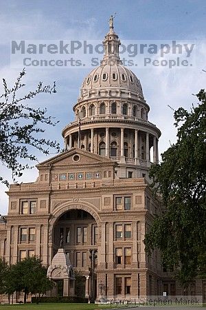 

Filename: crw_3579_std.jpg
Aperture: f/25.0
Shutter Speed: 1/100
Body: Canon EOS DIGITAL REBEL
Lens: Canon EF-S 18-55mm f/3.5-5.6