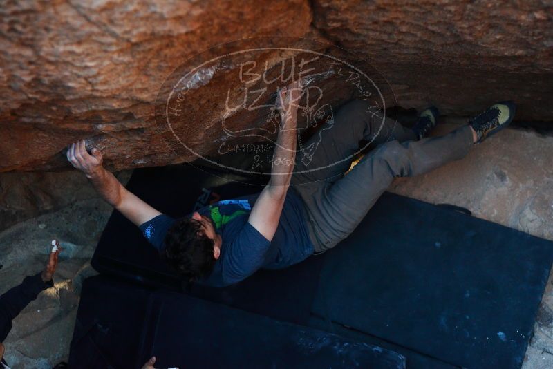 

Filename: SRM_20171228_1711030.jpg
Aperture: f/2.8
Shutter Speed: 1/250
Body: Canon EOS-1D Mark II
Lens: Canon EF 50mm f/1.8 II