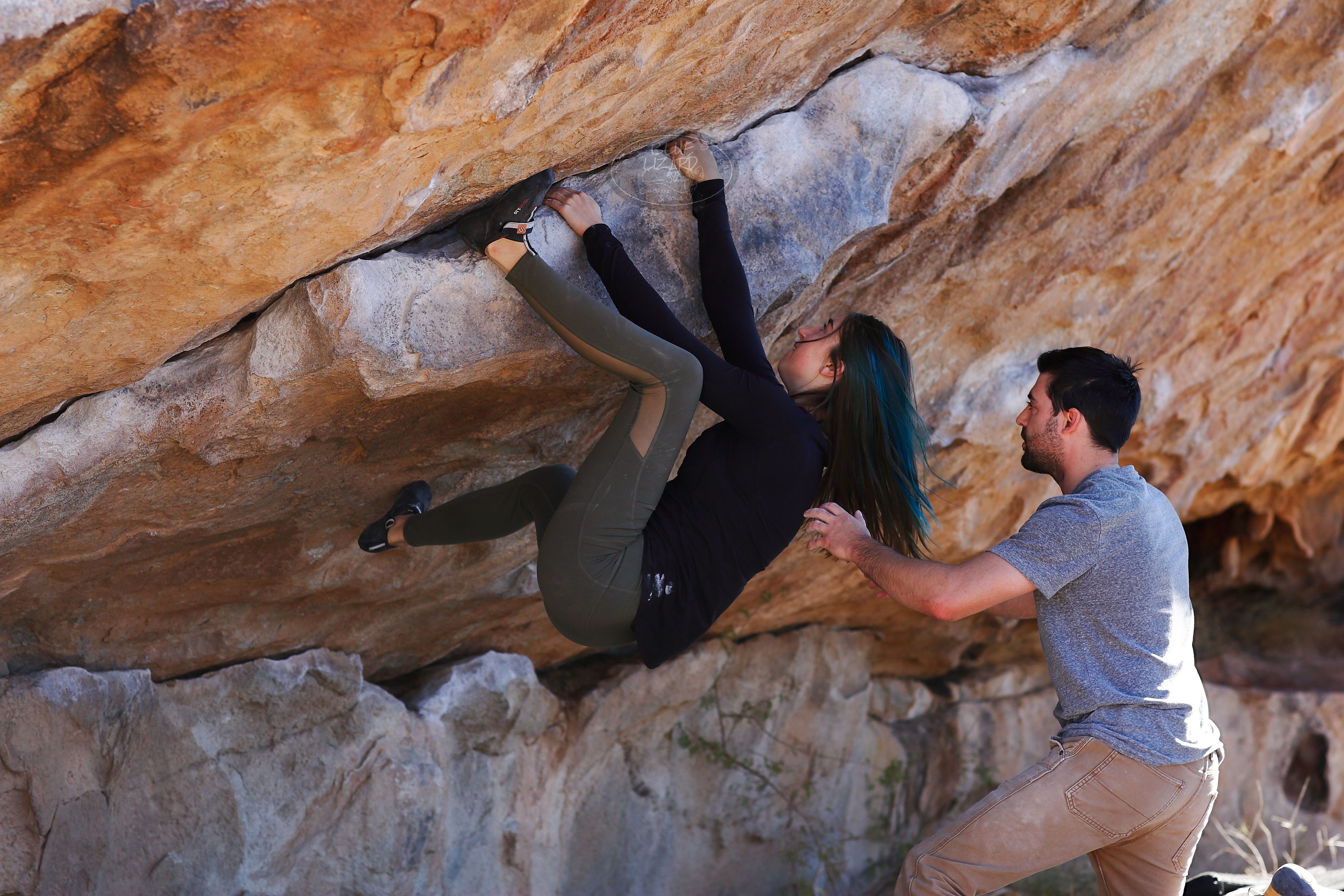 

Filename: SRM_20171229_1337270.jpg
Aperture: f/4.0
Shutter Speed: 1/500
Body: Canon EOS-1D Mark II
Lens: Canon EF 85mm f/1.2 L II