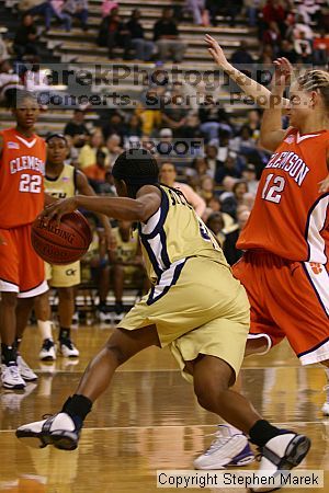 The Georgia Tech women's basketball team played Clemson.
Filename: img_0716_std.jpg
Aperture: f/2.8
Shutter Speed: 1/320
Body: Canon EOS DIGITAL REBEL
Lens: Canon EF 80-200mm f/2.8 L