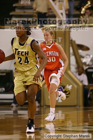 The Georgia Tech women's basketball team played Clemson.
Filename: img_0727_std.jpg
Aperture: f/2.8
Shutter Speed: 1/320
Body: Canon EOS DIGITAL REBEL
Lens: Canon EF 80-200mm f/2.8 L