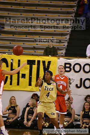 The Georgia Tech women's basketball team played Clemson.
Filename: img_0545_std.jpg
Aperture: f/2.8
Shutter Speed: 1/320
Body: Canon EOS DIGITAL REBEL
Lens: Canon EF 80-200mm f/2.8 L