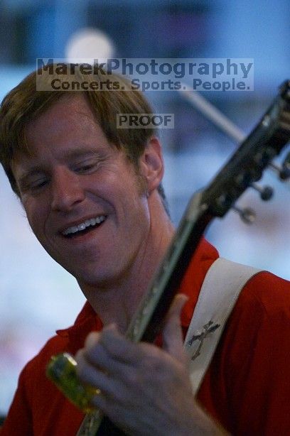 

Filename: SRM_20060223_173518_3.jpg
Aperture: f/2.8
Shutter Speed: 1/200
Body: Canon EOS DIGITAL REBEL
Lens: Canon EF 80-200mm f/2.8 L