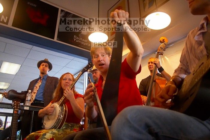 1020409145

Filename: SRM_20060223_172034_0.jpg
Aperture: f/3.5
Shutter Speed: 1/80
Body: Canon EOS 20D
Lens: Canon EF-S 18-55mm f/3.5-5.6