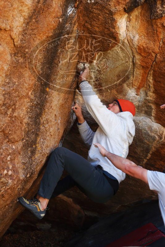 

Filename: SRM_20180101_1112261.jpg
Aperture: f/4.0
Shutter Speed: 1/200
Body: Canon EOS-1D Mark II
Lens: Canon EF 50mm f/1.8 II