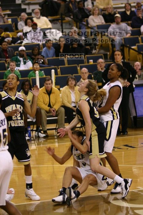 The Georgia Tech women's basketball team played Wake Forest.

Filename: IMG_1133.jpg
Aperture: f/2.8
Shutter Speed: 1/320
Body: Canon EOS DIGITAL REBEL
Lens: Canon EF 80-200mm f/2.8 L
