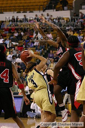 

Filename: img_1881_std.jpg
Aperture: f/3.2
Shutter Speed: 1/500
Body: Canon EOS DIGITAL REBEL
Lens: Canon EF 80-200mm f/2.8 L