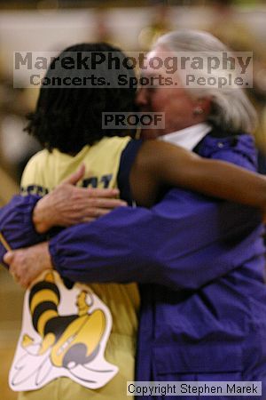 

Filename: img_1906_std.jpg
Aperture: f/3.2
Shutter Speed: 1/500
Body: Canon EOS DIGITAL REBEL
Lens: Canon EF 80-200mm f/2.8 L