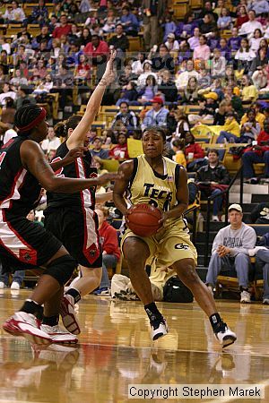 

Filename: img_1839_std.jpg
Aperture: f/3.2
Shutter Speed: 1/320
Body: Canon EOS DIGITAL REBEL
Lens: Canon EF 80-200mm f/2.8 L