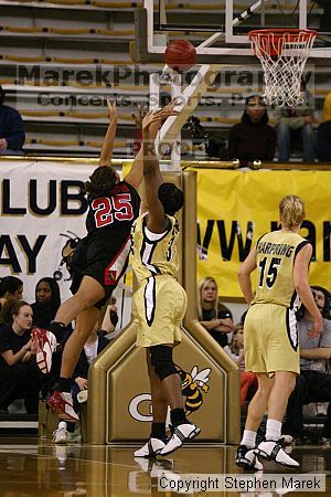 

Filename: img_1754_std.jpg
Aperture: f/2.8
Shutter Speed: 1/640
Body: Canon EOS DIGITAL REBEL
Lens: Canon EF 80-200mm f/2.8 L