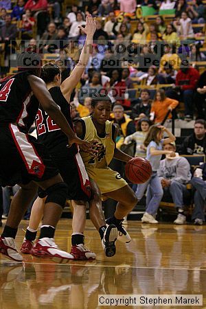 

Filename: img_1888_std.jpg
Aperture: f/3.2
Shutter Speed: 1/500
Body: Canon EOS DIGITAL REBEL
Lens: Canon EF 80-200mm f/2.8 L