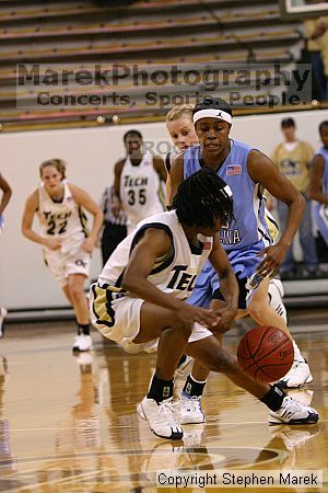 

Filename: img_2233_std.jpg
Aperture: f/3.2
Shutter Speed: 1/500
Body: Canon EOS DIGITAL REBEL
Lens: Canon EF 80-200mm f/2.8 L