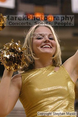 

Filename: img_2241_std.jpg
Aperture: f/3.2
Shutter Speed: 1/500
Body: Canon EOS DIGITAL REBEL
Lens: Canon EF 80-200mm f/2.8 L