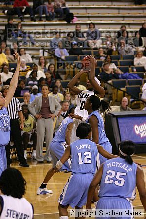 

Filename: img_2156_std.jpg
Aperture: f/2.8
Shutter Speed: 1/640
Body: Canon EOS DIGITAL REBEL
Lens: Canon EF 80-200mm f/2.8 L