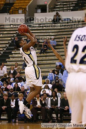 

Filename: img_2101_std.jpg
Aperture: f/2.8
Shutter Speed: 1/640
Body: Canon EOS DIGITAL REBEL
Lens: Canon EF 80-200mm f/2.8 L