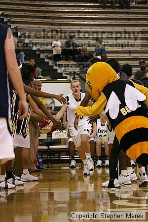 

Filename: img_2044_std.jpg
Aperture: f/2.8
Shutter Speed: 1/640
Body: Canon EOS DIGITAL REBEL
Lens: Canon EF 80-200mm f/2.8 L