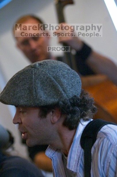 

Filename: SRM_20060223_173452_0.jpg
Aperture: f/2.8
Shutter Speed: 1/200
Body: Canon EOS DIGITAL REBEL
Lens: Canon EF 80-200mm f/2.8 L