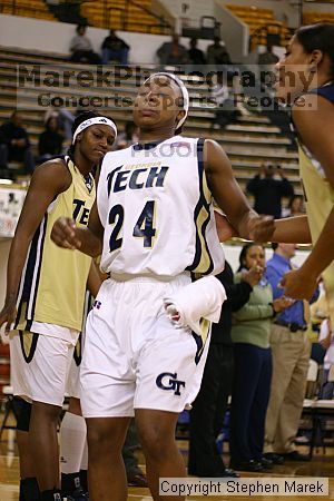 

Filename: img_2312_std.jpg
Aperture: f/2.0
Shutter Speed: 1/320
Body: Canon EOS DIGITAL REBEL
Lens: Canon EF 50mm f/1.8 II