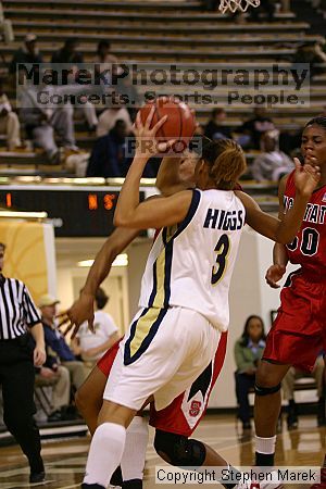 

Filename: img_2458_std.jpg
Aperture: f/2.8
Shutter Speed: 1/320
Body: Canon EOS DIGITAL REBEL
Lens: Canon EF 80-200mm f/2.8 L