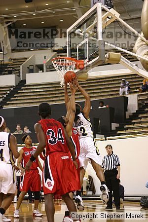 

Filename: img_2377_std.jpg
Aperture: f/2.0
Shutter Speed: 1/500
Body: Canon EOS DIGITAL REBEL
Lens: Canon EF 50mm f/1.8 II