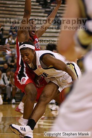 

Filename: img_2431_std.jpg
Aperture: f/2.8
Shutter Speed: 1/320
Body: Canon EOS DIGITAL REBEL
Lens: Canon EF 80-200mm f/2.8 L