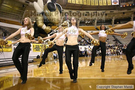 

Filename: img_2484_std.jpg
Aperture: f/3.5
Shutter Speed: 1/250
Body: Canon EOS DIGITAL REBEL
Lens: Canon EF-S 18-55mm f/3.5-5.6