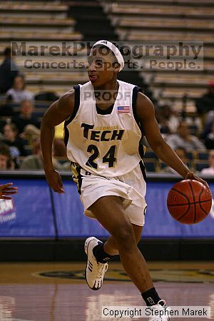 

Filename: img_2424_std.jpg
Aperture: f/2.8
Shutter Speed: 1/500
Body: Canon EOS DIGITAL REBEL
Lens: Canon EF 80-200mm f/2.8 L