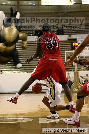 

Filename: img_2507_std.jpg
Aperture: f/2.5
Shutter Speed: 1/400
Body: Canon EOS DIGITAL REBEL
Lens: Canon EF 50mm f/1.8 II