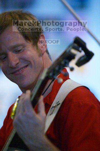 

Filename: SRM_20060223_173504_1.jpg
Aperture: f/2.8
Shutter Speed: 1/200
Body: Canon EOS DIGITAL REBEL
Lens: Canon EF 80-200mm f/2.8 L