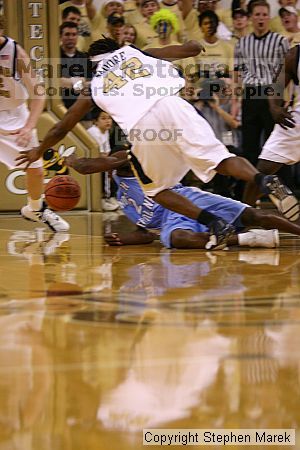 

Filename: img_1393_std.jpg
Aperture: f/2.8
Shutter Speed: 1/320
Body: Canon EOS DIGITAL REBEL
Lens: Canon EF 80-200mm f/2.8 L