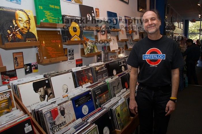 1020409145

Filename: SRM_20060223_164906_4.jpg
Aperture: f/5.6
Shutter Speed: 1/80
Body: Canon EOS 20D
Lens: Canon EF-S 18-55mm f/3.5-5.6